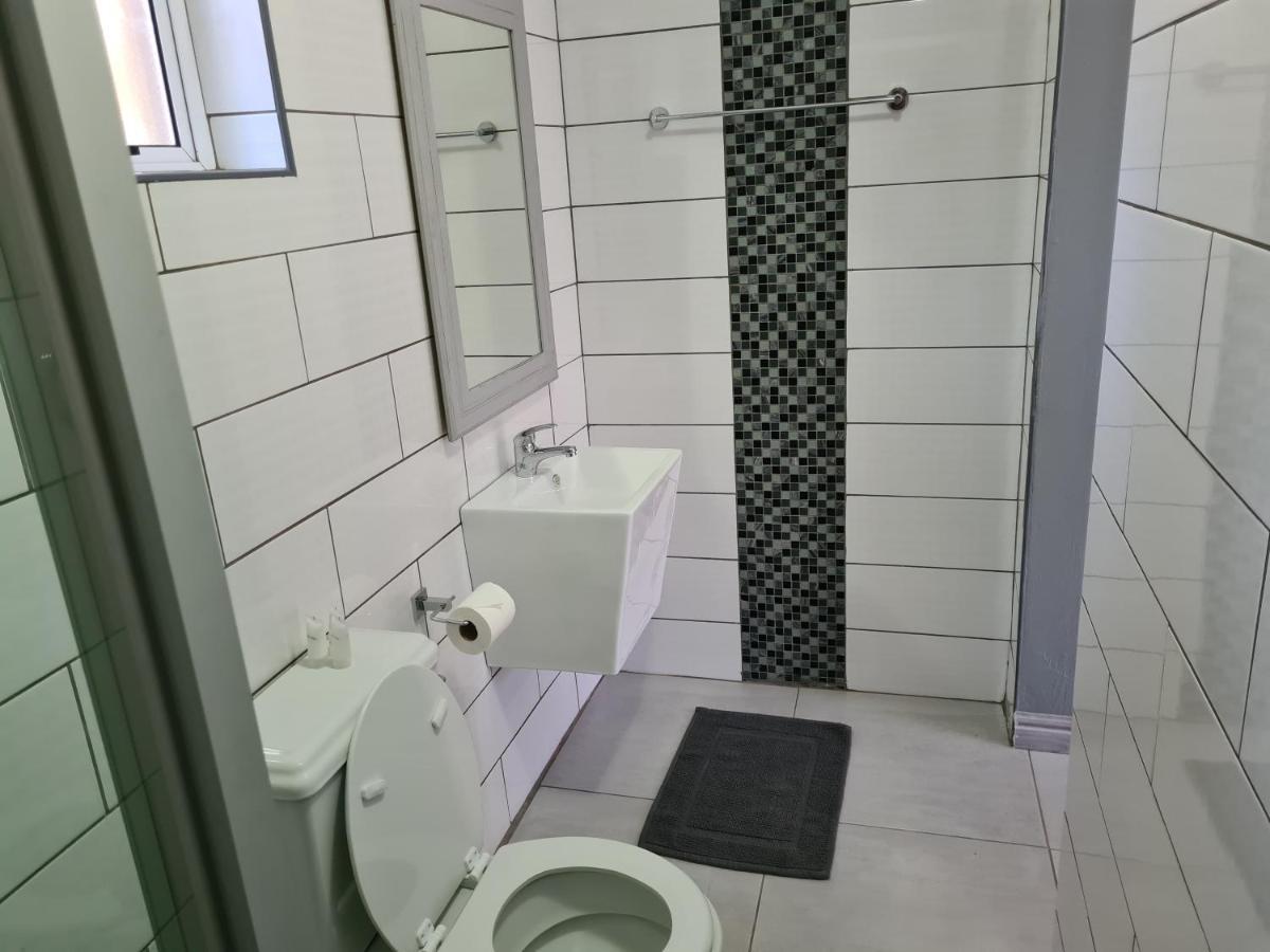 Berry Lane Guesthouse Kroonstad Exteriör bild