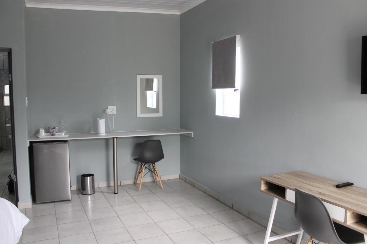 Berry Lane Guesthouse Kroonstad Exteriör bild