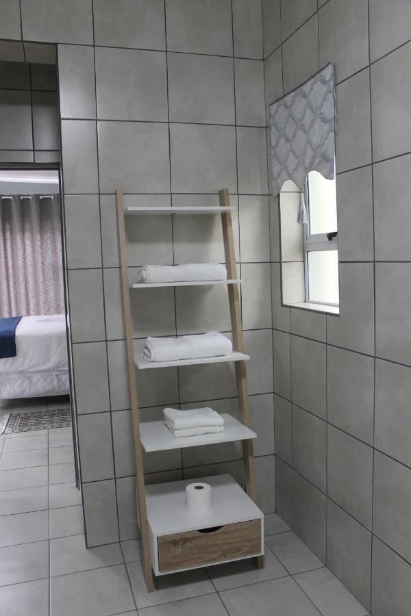Berry Lane Guesthouse Kroonstad Exteriör bild