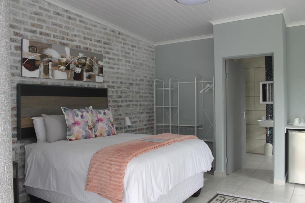 Berry Lane Guesthouse Kroonstad Exteriör bild