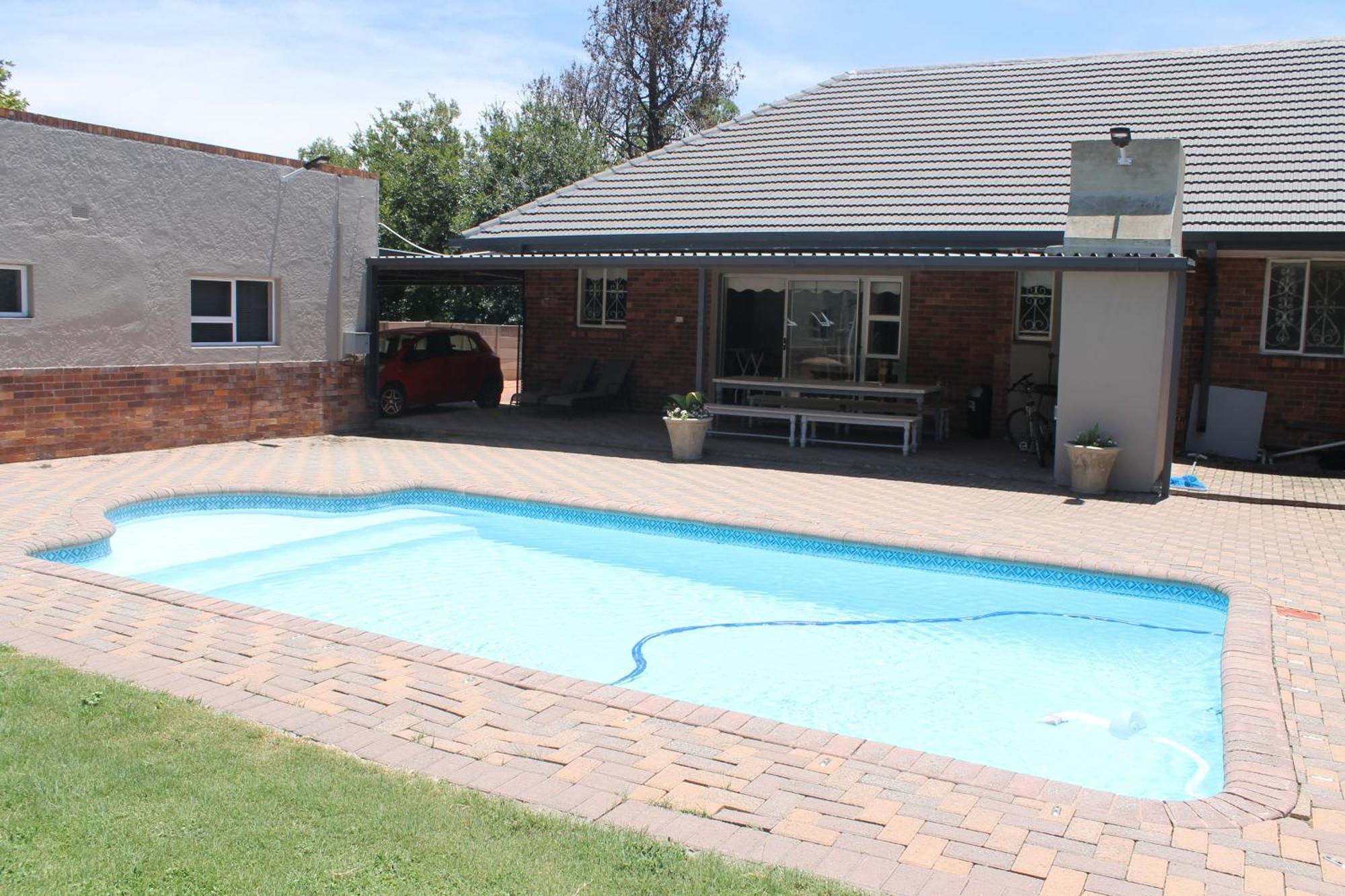 Berry Lane Guesthouse Kroonstad Exteriör bild