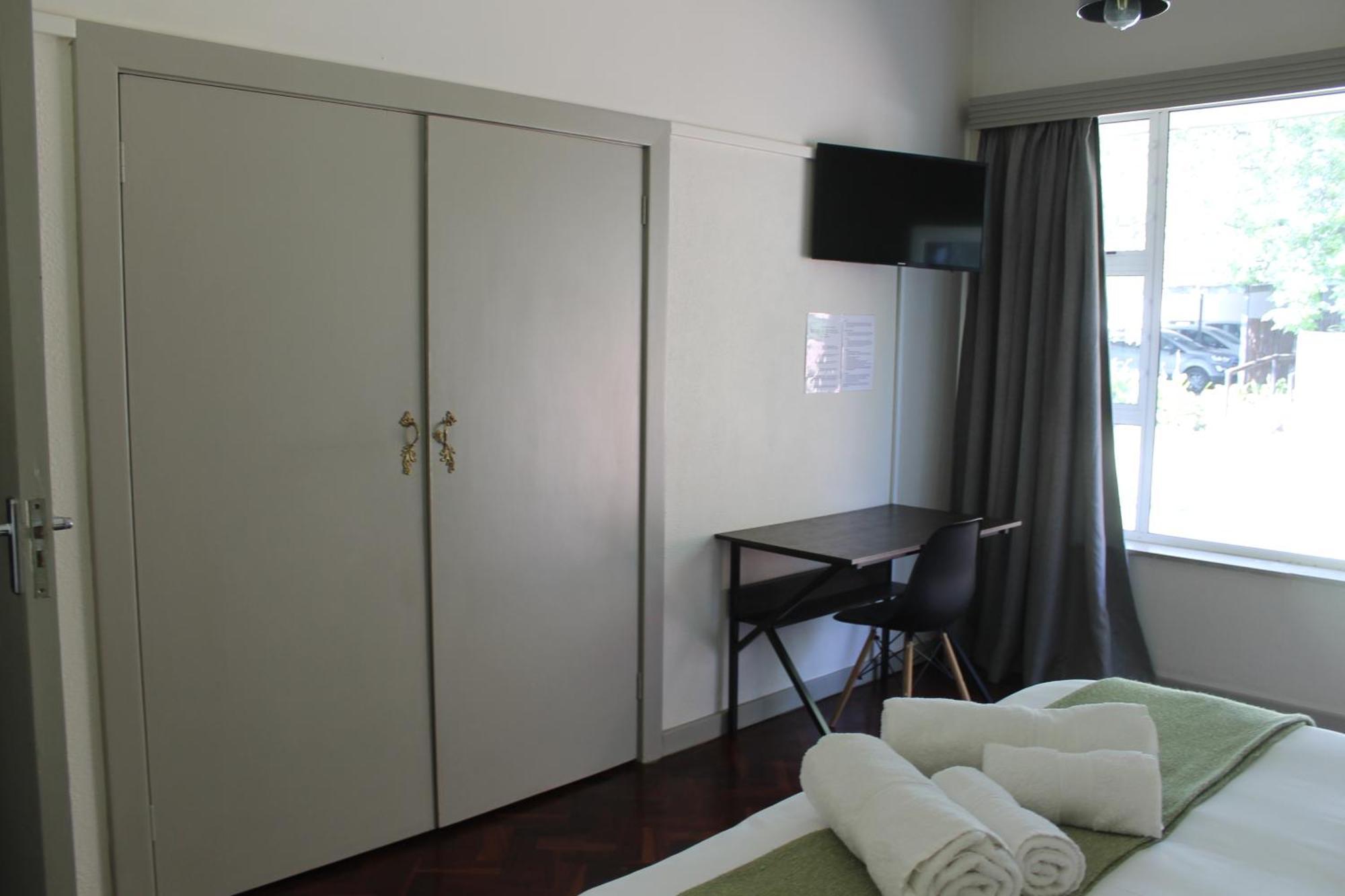 Berry Lane Guesthouse Kroonstad Exteriör bild