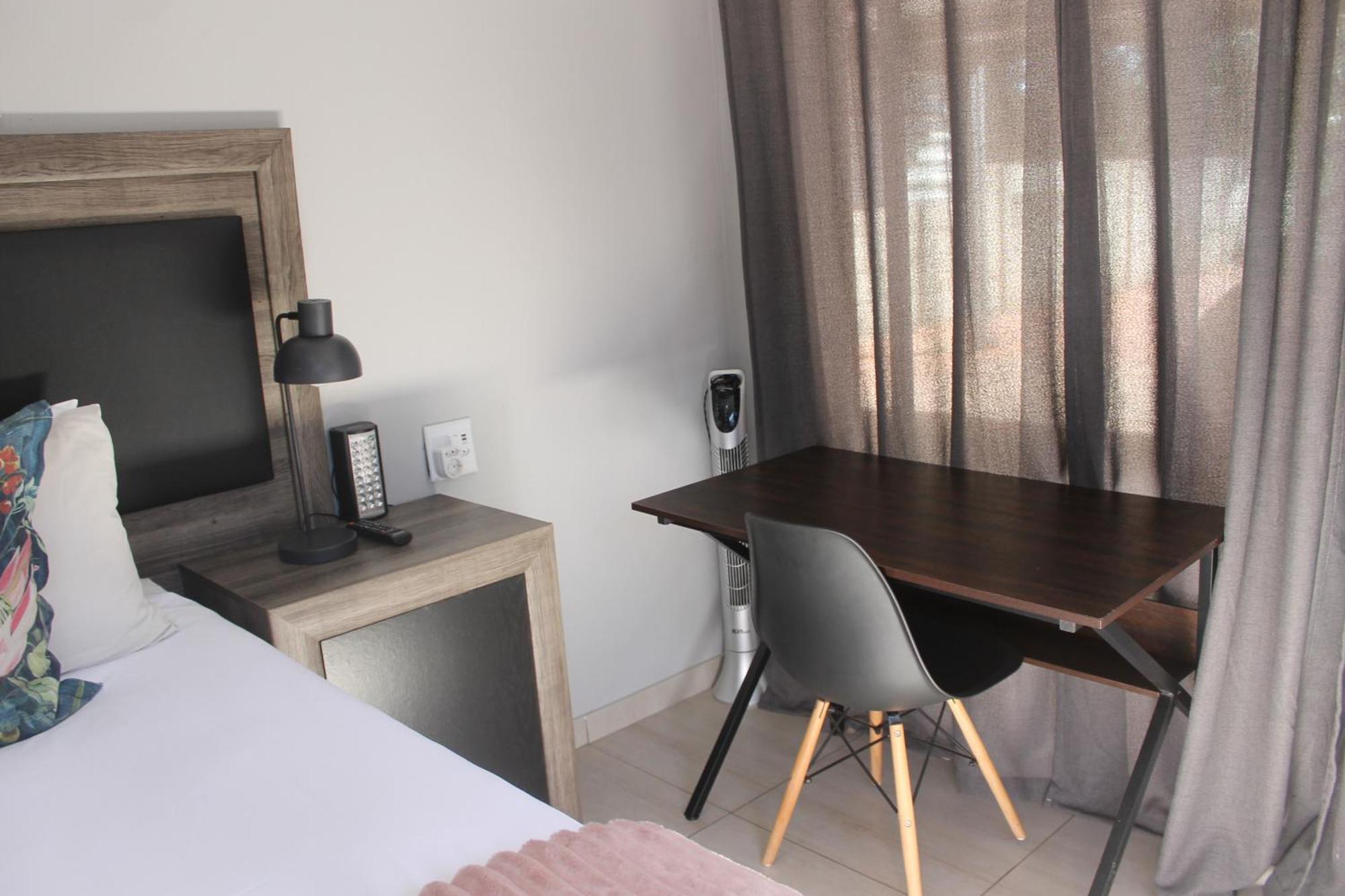 Berry Lane Guesthouse Kroonstad Exteriör bild