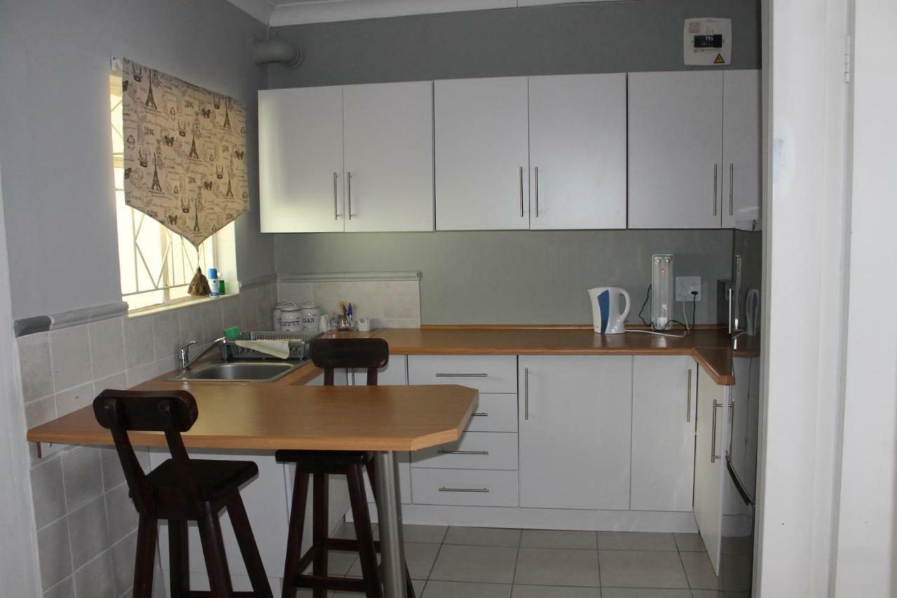 Berry Lane Guesthouse Kroonstad Exteriör bild